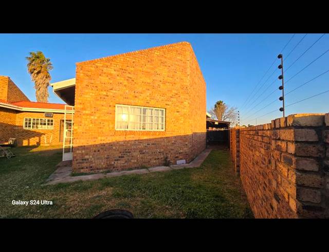 6 BEDROOM HOUSE FOR SALE IN ELSPARK